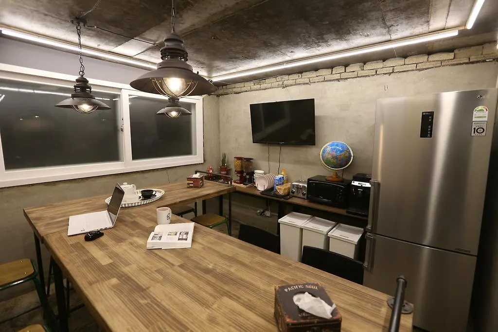Little Star Guesthouse Seoul 2*,